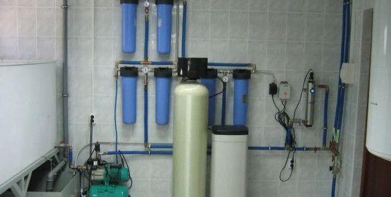 Монтаж сборка системы водоочистки и водоподготовки, для частного дома в Москве и Московской области